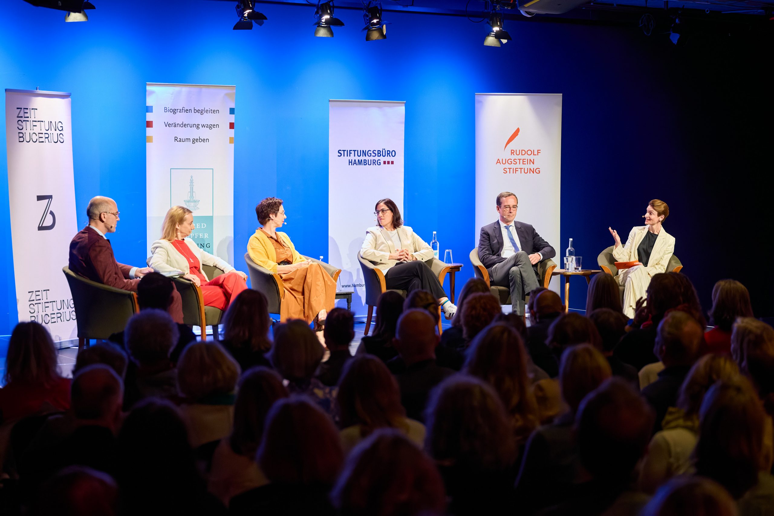 2025_06_Stiftungstage_Talk_Im_Resonanzraum_21606-DxO_d-e_12MP